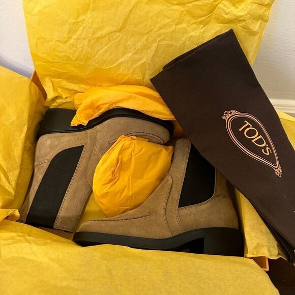 TOD’S Women's Tronchetto  Tan Suede Ankle  Boots size 5 1/2 - Picture 10 of 11